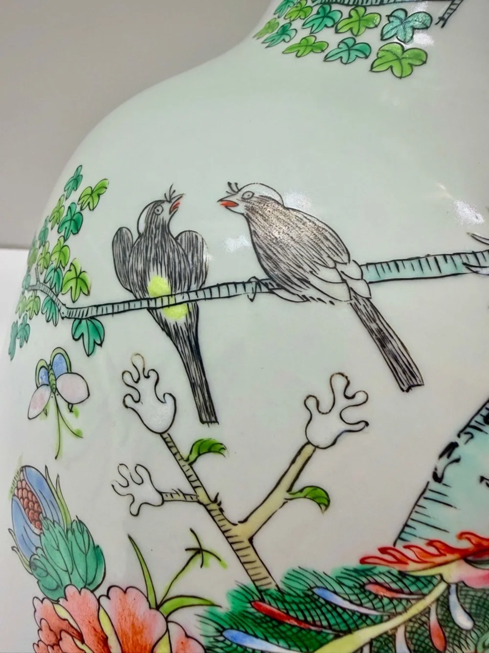 Antique‎ Chinese Qing Tongzhi Dynasty Famille Porcelain Vase Figures Birds Trees